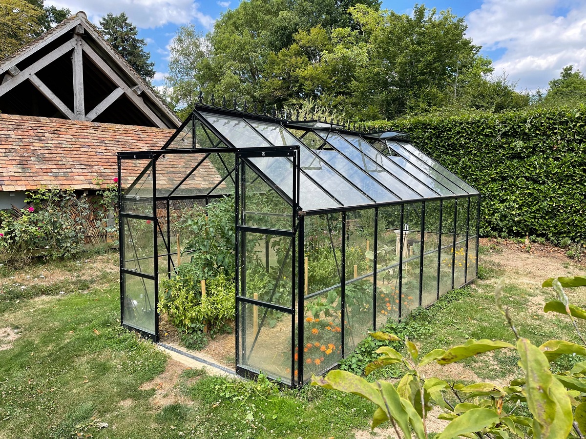 Serre de jardin - 4 critères essentiels pour bien la choisir