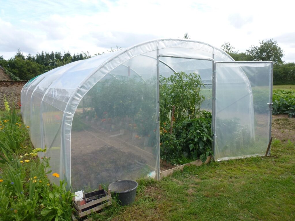 Comment choisir une serre tunnel ? - Blog Jardin Couvert