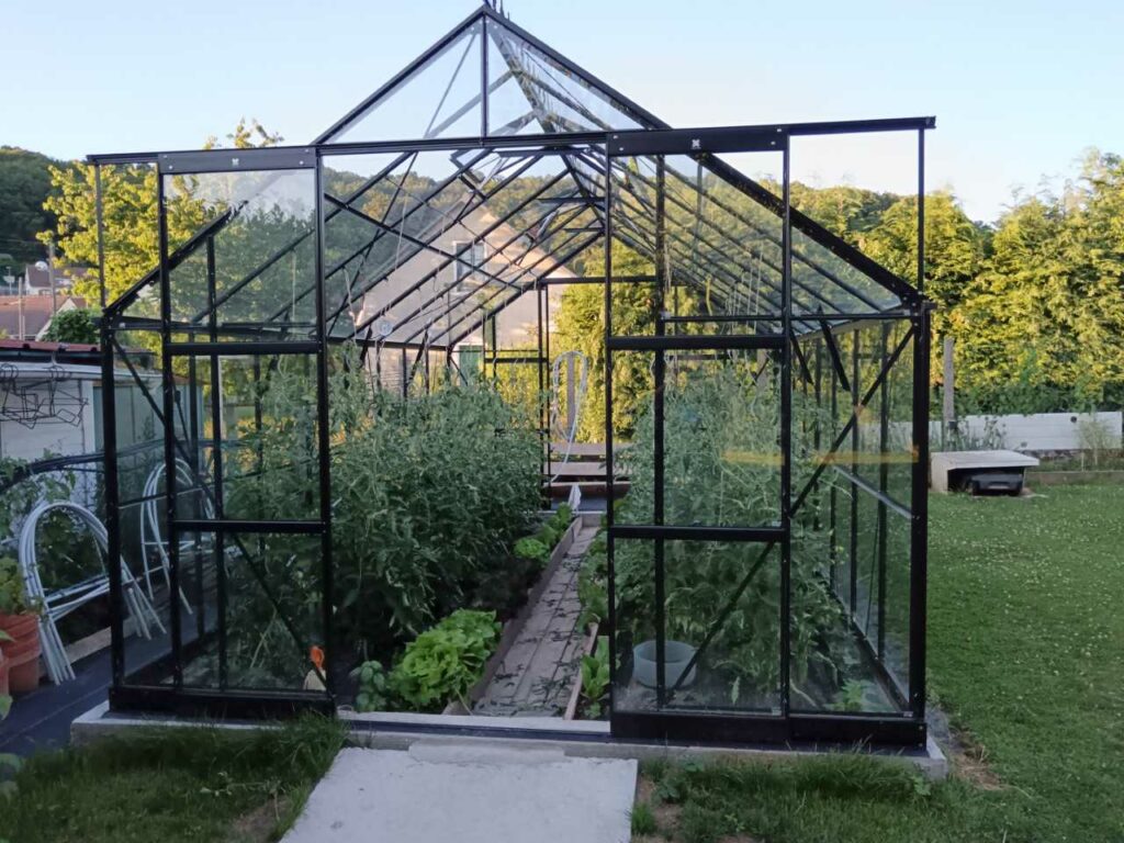 Aménagement serre de jardin de 12m2