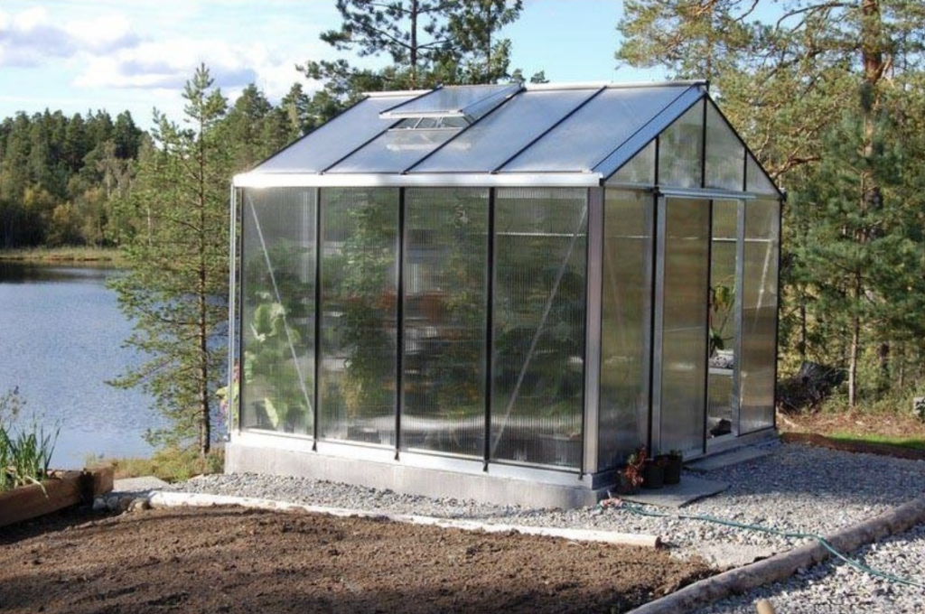 Aménagement serre de jardin de 18m2