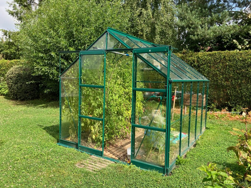 Aménagement serre de jardin de 9m2