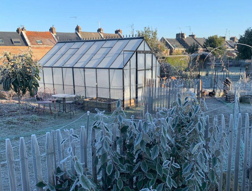 Serre de jardin en hiver